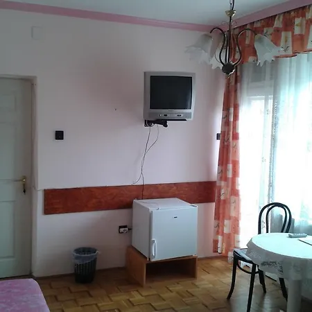 Penzion Deak Vendeghaz Apartman *