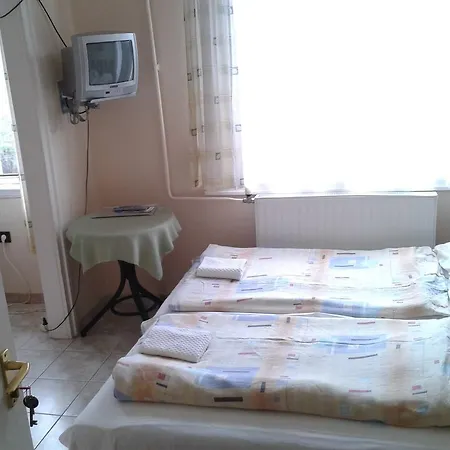 Guest house Deak Vendeghaz Apartman *