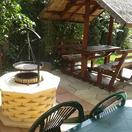 Guest house Deak Vendeghaz Apartman Hajduszoboszlo