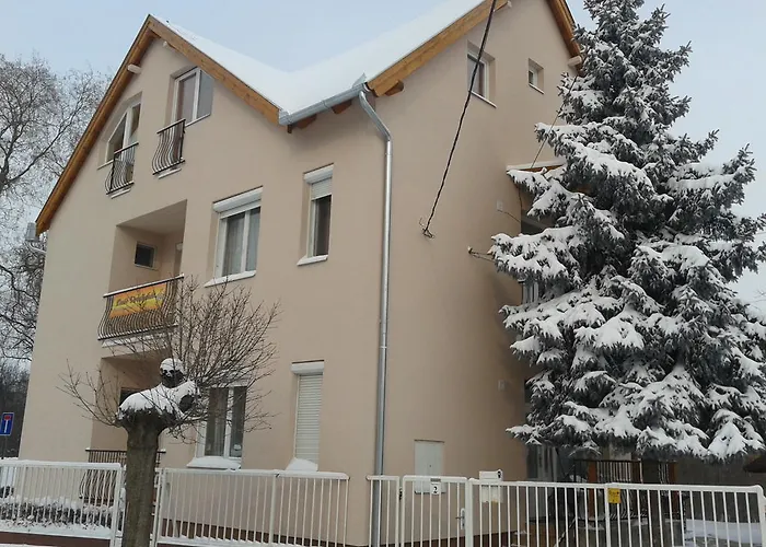 게스트하우스 Deak Vendeghaz Apartman *